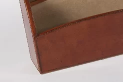 MANHATTAN, Letter Holder, Brown Leather -Boutique De Décoration https3A2F2Fwww.flamant.com2Fmedia2Fcatalog2Fproduct2F22F82F28066 14 03 2023T203A133A48