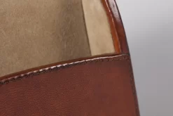 MANHATTAN, Letter Holder, Brown Leather -Boutique De Décoration https3A2F2Fwww.flamant.com2Fmedia2Fcatalog2Fproduct2F22F82F28069 14 03 2023T203A133A53