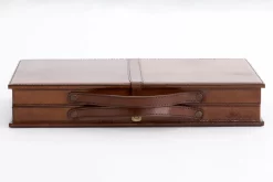MANHATTAN, Backgammon, Brown Leather -Boutique De Décoration https3A2F2Fwww.flamant.com2Fmedia2Fcatalog2Fproduct2F32F02F30841 14 03 2023T203A383A04