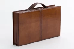 MANHATTAN, Backgammon, Brown Leather -Boutique De Décoration https3A2F2Fwww.flamant.com2Fmedia2Fcatalog2Fproduct2F32F02F30842 14 03 2023T203A383A05