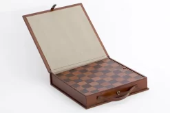 MANHATTAN, Chess Set, Brown Leaher -Boutique De Décoration https3A2F2Fwww.flamant.com2Fmedia2Fcatalog2Fproduct2F32F02F30853 14 03 2023T203A383A21