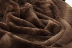 HIROM, Plaid, Faux Fur -Boutique De Décoration https3A2F2Fwww.flamant.com2Fmedia2Fcatalog2Fproduct2F32F62F3677 14 03 2023T143A323A07