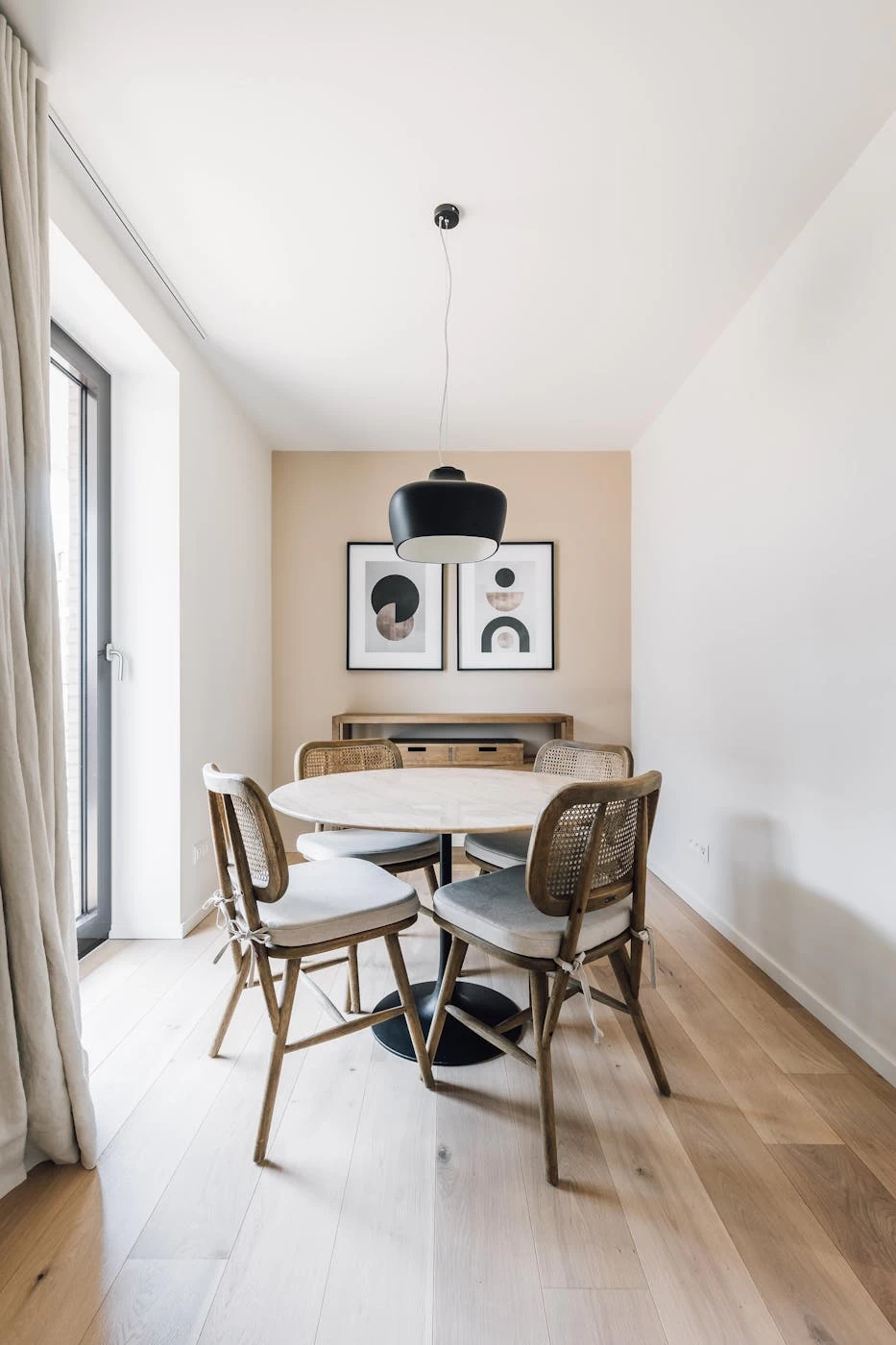 LYNN, Chair, Oak, Reed, With Cushion 2 LYNN, Chair, Oak, Reed, With Cushion – Image 2