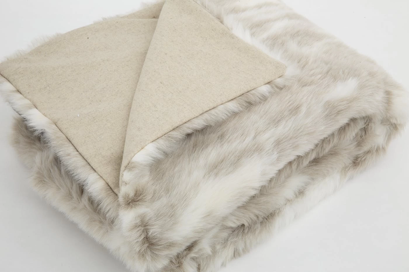 LARKIN, Plaid, Faux Fur 7 LARKIN, Plaid, Faux Fur – Image 7