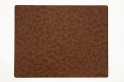 STEPHEN, Placemat, Leather, Brown -Boutique De Décoration https3A2F2Fwww.flamant.com2Fmedia2Fcatalog2Fproduct2F42F02F40229 14 03 2023T143A143A56