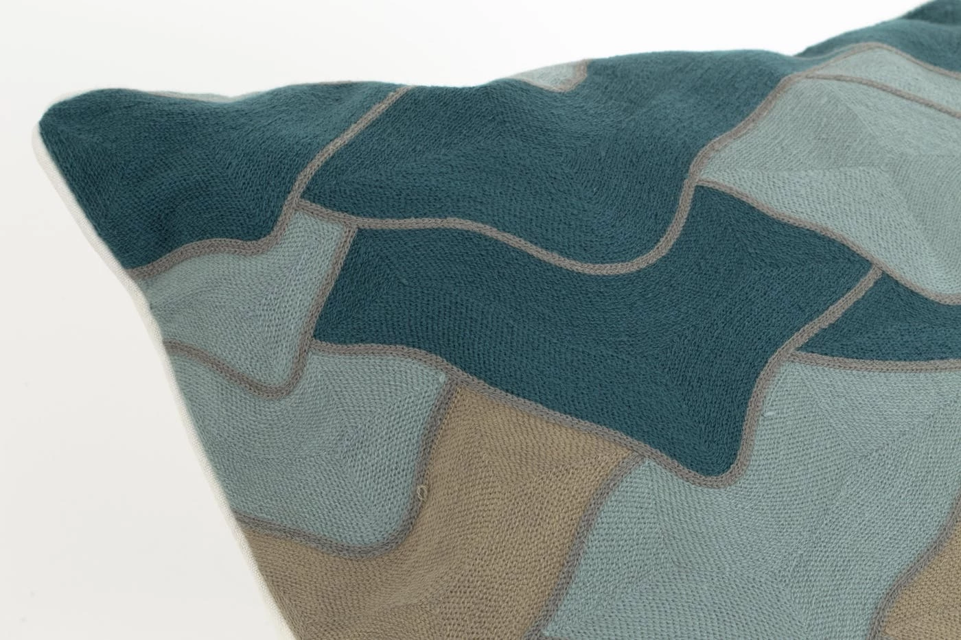 VOLANO, Cushion, Model 1 3 VOLANO, Cushion, Model 1 – Image 3