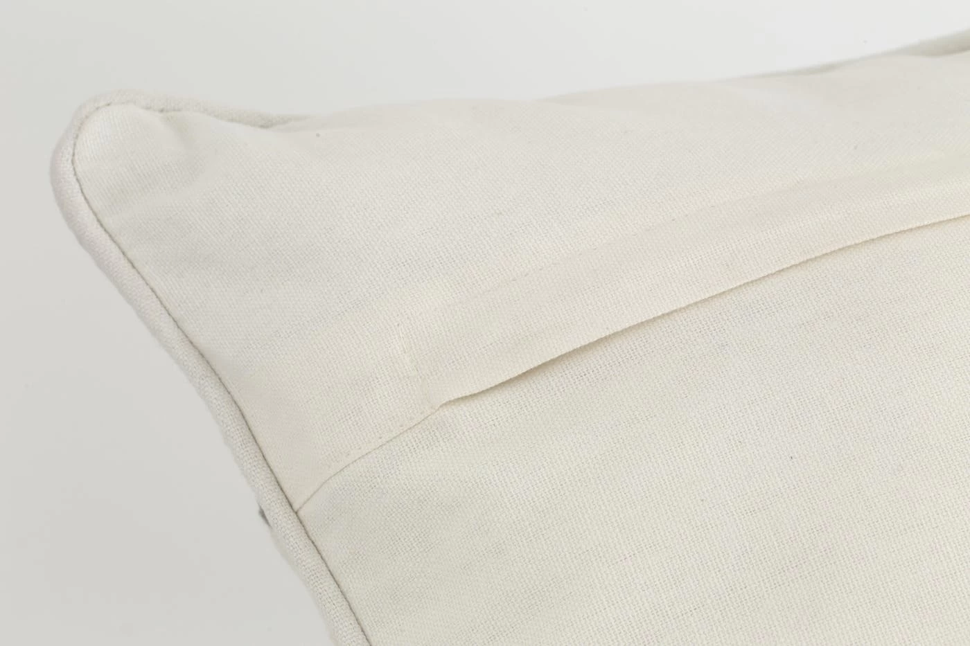 VOLANO, Cushion, Model 1 4 VOLANO, Cushion, Model 1 – Image 4