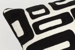 TORO, Cushion, Model 1 -Boutique De Décoration https3A2F2Fwww.flamant.com2Fmedia2Fcatalog2Fproduct2F42F02F40468 14 03 2023T143A553A23