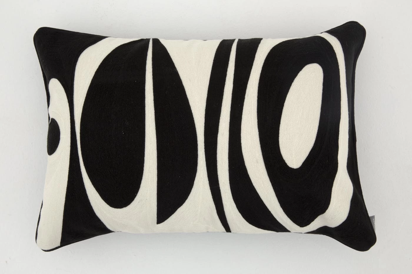 TORO, Cushion, Model 2 2 TORO, Cushion, Model 2 – Image 2