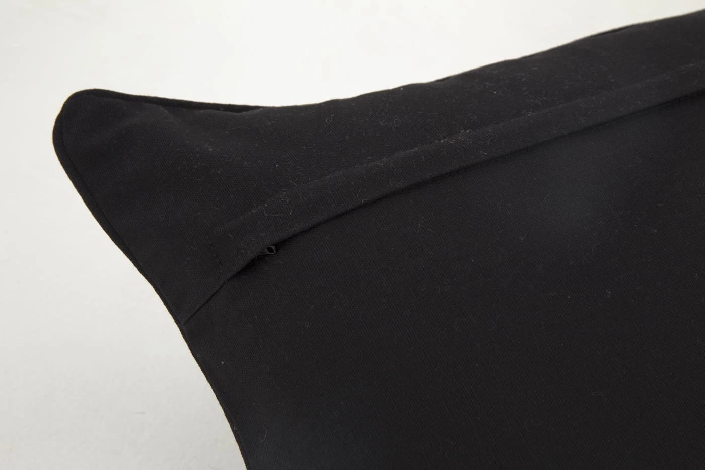 TORO, Cushion, Model 2 4 TORO, Cushion, Model 2 – Image 4