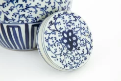 REDDING, Potiche, Blue/white -Boutique De Décoration https3A2F2Fwww.flamant.com2Fmedia2Fcatalog2Fproduct2F42F12F41033 14 03 2023T173A473A43