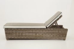 HILLS, Sunbed, With Cushion Curiosity 14 HILLS, Sunbed, With Cushion Curiosity -Boutique De Décoration https3A2F2Fwww.flamant.com2Fmedia2Fcatalog2Fproduct2F42F22F42086 27 04 2023T153A303A11