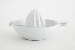JILLE, Citrus Juicer, Ceramic, White 12 JILLE, Citrus Juicer, Ceramic, White -Boutique De Décoration https3A2F2Fwww.flamant.com2Fmedia2Fcatalog2Fproduct2F82F42F8422 14 03 2023T173A013A38